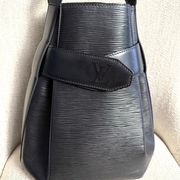 Authentic Louis Vuitton Sac de Paul PM shoulder bucket bag black Epi leather - Picture 4 of 16